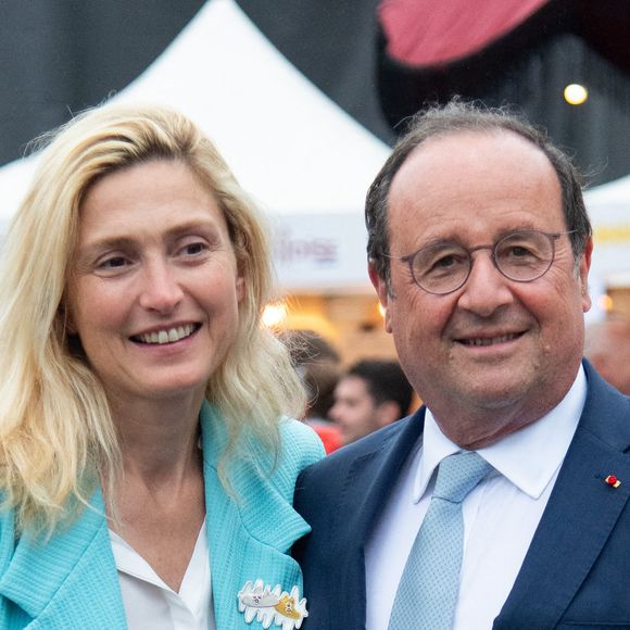 Julie Gayet et Francois Hollande assistent au concert de Zaho de Sagazan lors du 3eme Festival Soeurs Jumelles a Rochefort, France le 30 Juin, 2023. Photo by Aurore Marechal/ABACAPRESS.COM
