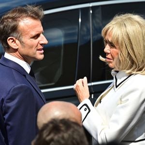 Une situation bien difficile pour la Première dame. 

Le président Emmanuel Macron et sa femme Brigitte lors de la cérémonie du 14 juillet 2025 à Paris

© Christian Liewig / Bestimage