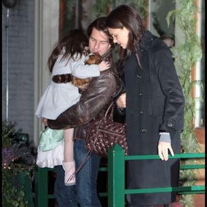 Katie Holmes est allée dîner avec son mari Tom Cruise et sa fille Suri à New York.
FAME PICTURES / BESTIMAGE