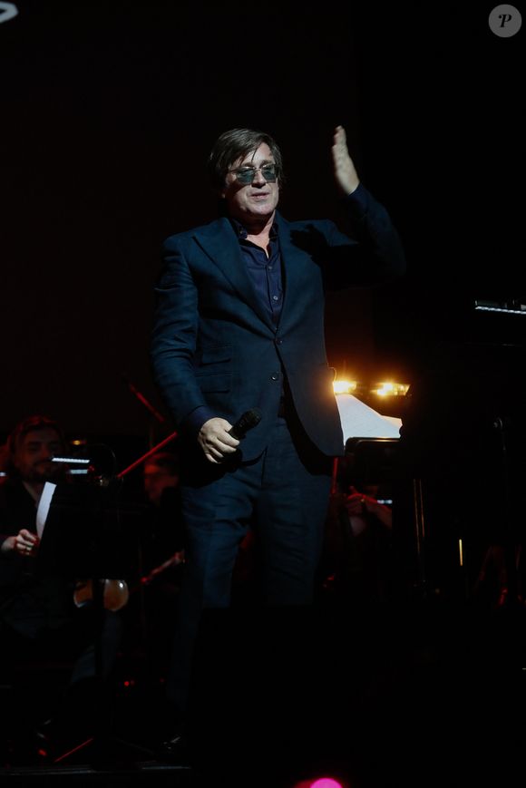 Thomas Dutronc - Spectacle symphonique "Aznavour Célébration - l'hommage officiel" en clôture du centenaire de la naissance de C. Aznavour au palais des Congrès à Paris le 23 novembre 2024. © Christophe Clovis / Bestimage