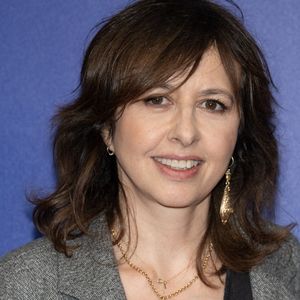 "Je sais qu'on peut se régaler en mangeant très sainement. C'est comme arrêter de fumer. Quand on a arrêté, on se dit : 'Comment je fumais avant ?' C'est pareil pour la toxicité des gens. Je trouve que ça demande des efforts, mais après, quand on a passé ce cap, on se dit : 'Waouh !'"

Valérie Bonneton participe à la séance photo de la cérémonie de clôture du 27e Festival de fiction de La Rochelle, le 20 septembre 2025 à La Rochelle, en France.Photo de David NIVIERE/ABACAPRESS.COM