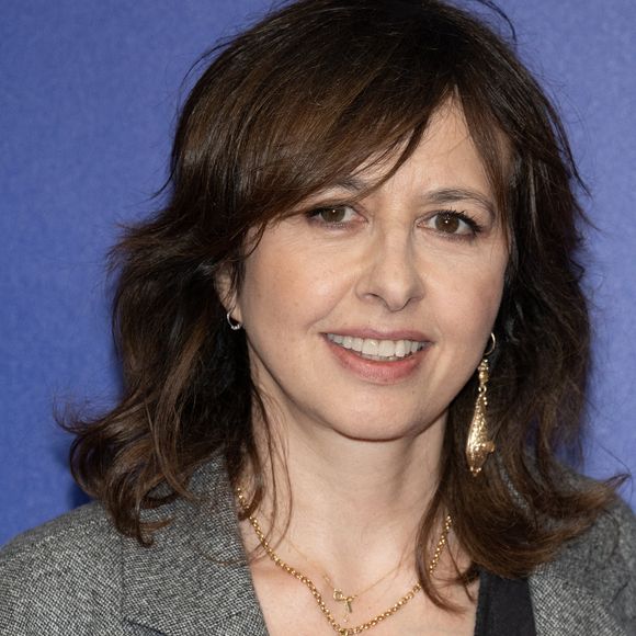 "Je sais qu'on peut se régaler en mangeant très sainement. C'est comme arrêter de fumer. Quand on a arrêté, on se dit : 'Comment je fumais avant ?' C'est pareil pour la toxicité des gens. Je trouve que ça demande des efforts, mais après, quand on a passé ce cap, on se dit : 'Waouh !'"

Valérie Bonneton participe à la séance photo de la cérémonie de clôture du 27e Festival de fiction de La Rochelle, le 20 septembre 2025 à La Rochelle, en France.Photo de David NIVIERE/ABACAPRESS.COM