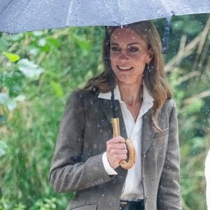 Et ce n'est pas tout ! La belle-soeur de Meghan Markle a également participé à des ateliers axés sur la biodiversité en milieu urbain... Malheureusement pour elle, rien ne s'est passé comme prévu.

Catherine (Kate) Middleton, arborant des cheveux blonds, visitent les jardins, récemment transformés, du musée d'histoire naturelle à Londres, le 4 septembre 2025. (GOFF  / BESTIMAGE).