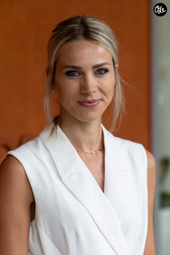 Marion Rousse au village lors des Internationaux de France de Tennis de Roland Garros 2025. Paris, le 27 mai 2025. © Moreau / Jacovides / Bestimage
