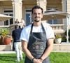 et l'avis de clients lui a d'ailleurs déjà fait changer sa carte.

Exclusif -  Le chef Juan Arbelaez, lors du "World Caviar Awards", le 1er championnat du monde de Caviar au Château Hôtel Grand Barrail à Saint-Emilion, en Gironde, France, le 30 octobre 2024. © Jean-Marc Lhomer/Bestimage