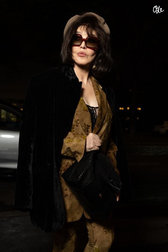À l’intérieur, on découvre "un mélange éclectique de styles et d’époques, fidèle au style de Jacques Grange". 

Exclusif - Isabelle Adjani - Les célébrités arrivent au dîner du Cinéma du Madame Figaro au restaurant "Gigi" à Paris le 31 mars 2026. © Julien Sarkissian/Bestimage