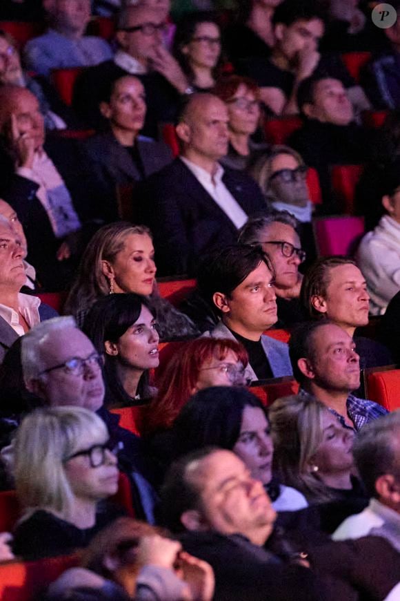 Exclusif - Alain-Fabien Delon et Laura Bensadoun lors de la soirée hommage Ciné-concert symphonique "Alain Delon, le dernier Samouraï" au palais des congrès à Paris le 8 novembre 2024 le jour de son anniversaire. Pour cette soirée, le chef d'orchestre Vahan Mardirossian a dirigé l'orchestre symphonique de Douai.

© Moreau / Jacovides / Bestimage