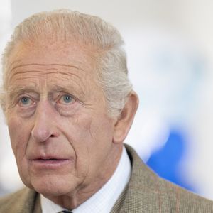 Il a relativisé son état en déclarant que cela faisait "partie des choses de la vie".


Le roi Charles III d'Angleterre visite Campbeltown et y rencontre le public, dans le cadre de son voyage en Écosse pour la semaine de Holyrood.

Jane Barlow/WPA-Pool/Julien Burton / Bestimage