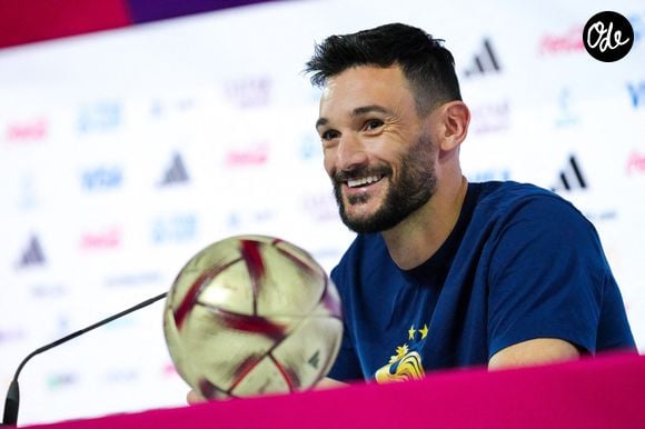 13 décembre 2022 : le gardien de but français Hugo Lloris lors d'une conférence de presse au Qatar. Le gardien de but français Hugo Lloris a pris sa retraite internationale. 
 Nick Potts/PA Wire. Numéro de référence unique : 70504037 ... Voir l'article PA « FOOTBALL : Lloris ». Crédit photo : Nick Potts/PA Wire.