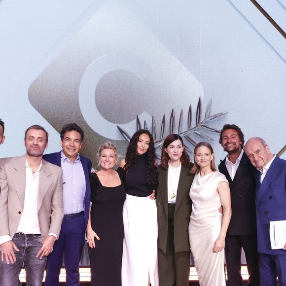 Exclusif - Mohamed Bouhafsi, Augustin Trappenard, Patrick Cohen, Anne-Elisabeth Lemoine, Nabilla Vergara, Rebbecca Zlotowski, Jodie Foster, Bertrand Chameroy, Pierre Lescure  - Plateau de l'émission "C à vous" lors du 78ème Festival International du Film de Cannes le 21 mai 2025. © Jack Tribeca / Bestimage