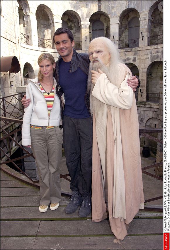 Oivier Minne et Sarah Lelouch et le pere Fouras au Fort Boyard en 2003. ©Arnal-Nebinger/ABACA.