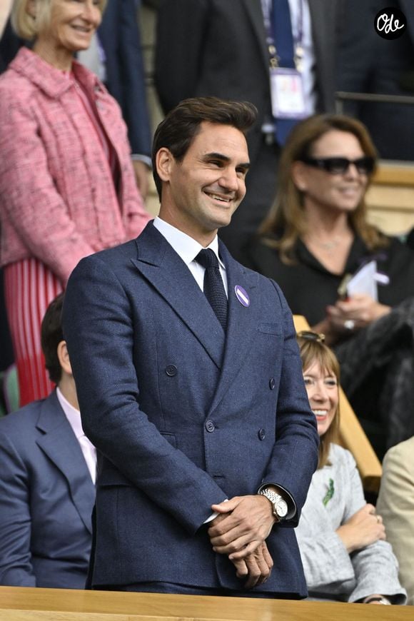 Un bonheur simple qu'il n'a pas hésité à partager sur Instagram dimanche soir, en déclarant en légende : "J'adore le temps passé en famille pendant les vacances". 

Roger Federer - Les célébrités assistent au tournoi de Wimbledon à Londres, le 7 juillet 2025. 
© Chryslene Caillaud / PsnewZ / Bestimage