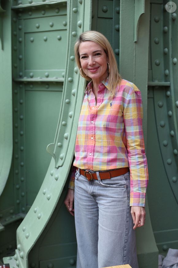 Sidonie Bonnec lors du 5ème festival du Livre de Paris au Grand Palais à Paris, France, le 18 avril 2026. Les 17, 18 et 19 avril 2026, le Festival du livre de Paris célébrera les livres et la lecture, sous toutes ses formes, pour tous les publics. © Denis Guignebourg/BestImage
