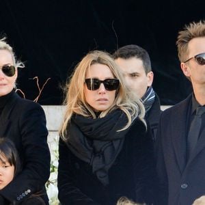 C'est ce qu'elle vient de rappeler dans un entretien accordé à l'occasion de la réalisation d'un documentaire sur David.

David Hallyday, Laura Smet, Laeticia Hallyday, ses filles Jade et Joy devant l'église de la Madeleine pour les obsèques de Johnny Hallyday à Paris, France, le 9 décembre 2017. © Veeren/Bestimage