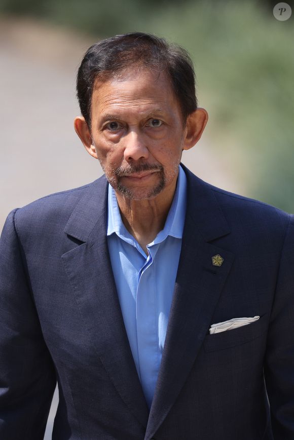 Hassanal Bolkiah (Sultan de Brunei) arrive au "Leader's Retreat" en marge de la réunion des chefs de gouvernement du Commonwealth à l'Intare Conference Arena à Kigali, le 24 juin 2022.

Photo : PA Photo/ Bestimage