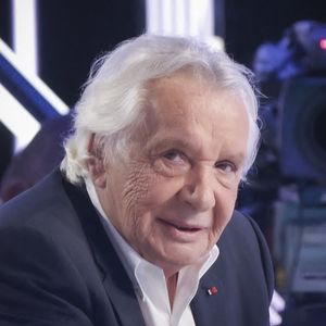 Les Sardou, c'est une grande famille d'artistes.
Exclusif - Michel Sardou sur le plateau de l'émission Touche pas à mon poste (TPMP) présentée en direct par C. Hanouna. © Jack Tribeca / Bestimage