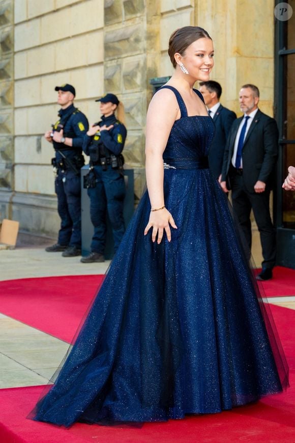 La famille royale assiste à un concert de the Old Stage au Royal Danish Theatre à Copenhague pour les 18 ans de la princesse Isabella de Danemark le 15 avril 2025