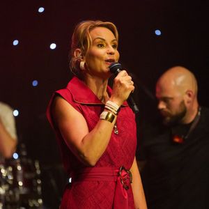 Elodie Gossuin  au Gala « Tous les talents chantent contre le cancer » aux Folies Bergères à Paris le 8 juin 2026. 
© Anne-Sophie Guebey / Bestimage