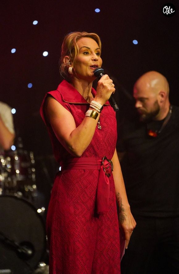 Elodie Gossuin  au Gala « Tous les talents chantent contre le cancer » aux Folies Bergères à Paris le 8 juin 2026. 
© Anne-Sophie Guebey / Bestimage