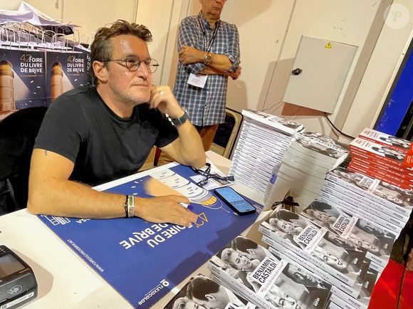 C'est alors qu'il a dû se rendre en urgence à l'hôpital.

Benjamin Castaldi - Foire du Livre de Brive 2024 à la Halle Georges Brassens de Brive-la-Gaillarde le 8 novembre 2024.
© Fabien Faure / Bestimage