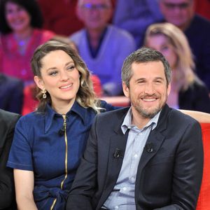 “Je ne suis pas très à l’aise à la télé. J’ai jamais réussi à être totalement moi-même. Ça me stresse beaucoup”, indique Marion Cotillard

Exclusif - Marion Cotillard et Guillaume Canet - Enregistrement de l'émission "Vivement Dimanche prochain" présentée par M.Drucker et diffusée le 5 mai sur France 2. Le 29 avril 2019
© Guillaume Gaffiot / Bestimage
