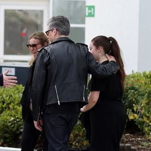 Interrogé au sujet de sa naissance par le média "On Time" sur Instagram, Benjamin Biolay a avoué que cet évènement avait changé sa vie

Benjamin Biolay et sa fille Anna Biolay au photocall de "Rosalie" lors du 76ème Festival International du Film de Cannes, le 18 mai 2023.
© Jacovides/Moreau/Bestimage