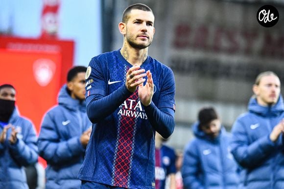 Une détermination sans faille et une hygiène de vie exigeante qui ont été d'un précieux réconfort pour le joueur de 30 ans lorsqu'il traversait de lourdes blessures physiques.

Lucas Hernández (Paris SG) - Match de football en ligue 1 : Le Paris Saint Germain l'emporte 3 - 0 face à Brest au Stade Francis Le Blé le 25 octobre 2025.

Baptiste Autissier / Bestimage