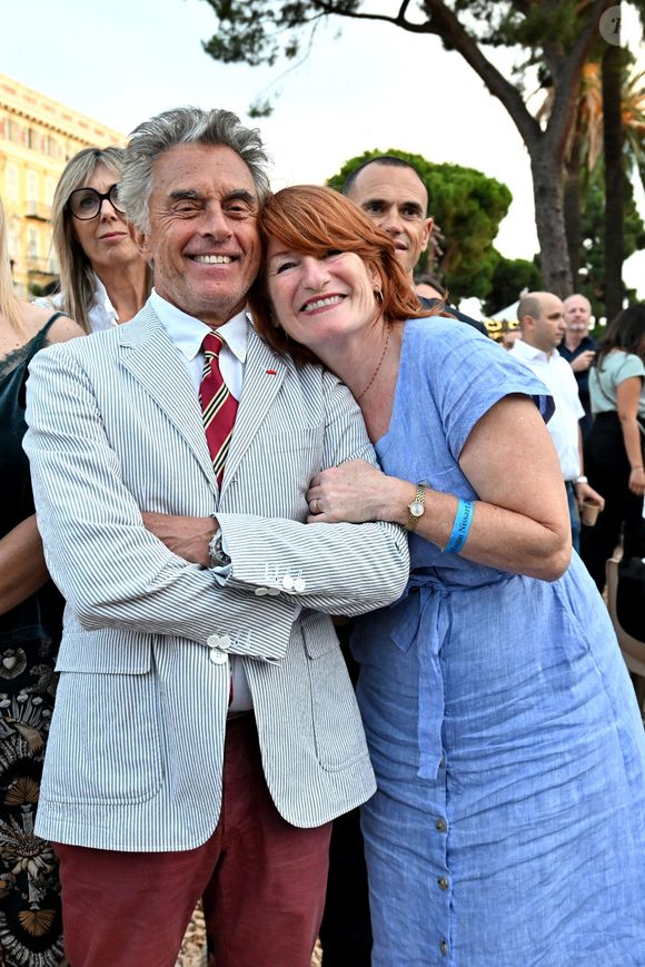 Gérard Holtz et sa femme, Muriel Mayette-Holtz à Nice le 28 août 2025
© Bruno Bebert/Bestimage