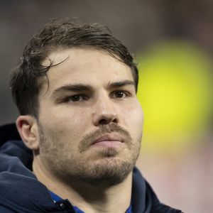 Attaché à ses racines, Antoine Dupont a, à coeur, de développer l'entreprise familiale.

Antoine Dupont lors du match international de rugby à XV du Tournoi des Six Nations opposant la France à l'Irlande au Stade de France à Saint-Denis, en banlieue parisienne, le 5 février 2026.

Photo d'Eliot Blondet/ABACAPRESS.COM