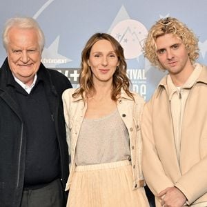 Andre Dussollier, Pauline Clement, Thomas Soliveres lors de la cérémonie d'ouverture du 29ème Festival du Film de l'Alpe d'Huez à l'Alpe d'Huez, France, le 19 janvier 2026. Photo by Julien Reynaud/APS-Medias/ABACAPRESS.COM