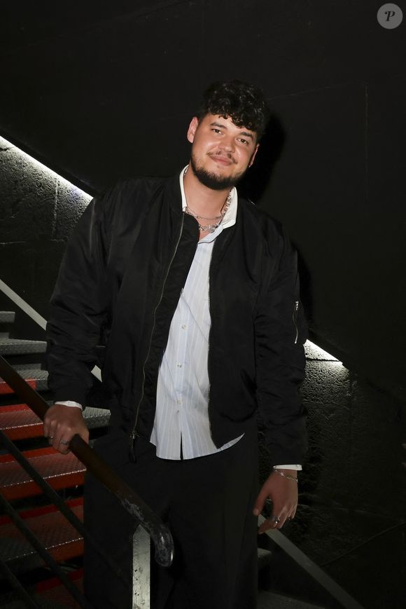 Joseph Kamel en backstage de l'enregistrement de l'émission "La fête de la chanson française - 20 ans d'émotions" présentée par L.Thilleman et A.Manoukian, et diffusée le 17 avril sur France 3 à Paris, France, le 9 décembre 2025. © Jack Tribeca/Bestimage