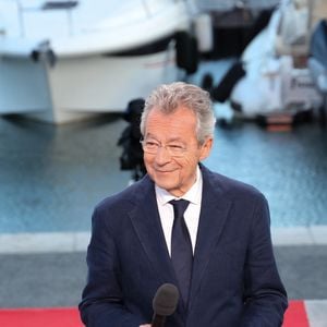 Avant de devenir un visage incontournable des débats sur CNews, le journaliste est notamment passé par Téléfoot et le journalisme sportif sur i-Télé.
Exclusif - Michel Denisot - Plateau de l'émission "C à vous" lors du 79ème Festival International du Film de Cannes le 14 mai 2026. © Jack Tribeca / Bestimage