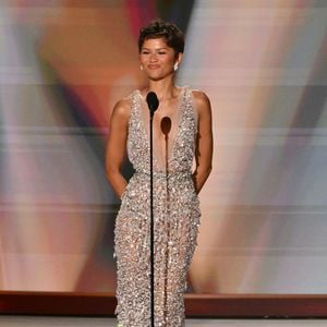 Habituée de la Fashion Week, Zendaya a sa liste de bonnes adresses.
Zendaya presents the award for Outstanding Lead Actress in a Comedy Series. during the 78th Primetime Emmy Awards, Show, at the Peacock Theater in Los Angeles, California, USA on 14 September 2026.
© Rob Latour/Shutterstock/Backgrid/Bestimage