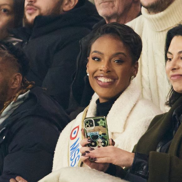 Angélique Angarni-Filopon (Miss France 2025) dans les tribunes lors du match de Ligue Des Champions 2024-2025 (LDC) "PSG - Brest (7-0)" au Parc Des Princes, le 19 février 2025.
© Cyril Moreau/Bestimage