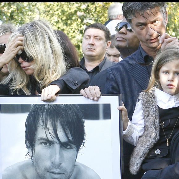 Valérie Bourdin, Sasha et Tanelle (fille de Valérie Bourdin) aux obsèques de Filip Nikolic à l'église Russe de Sainte Genevieve des Bois. Photo par JACOVIDES-MOREAU / BESTIMAGE