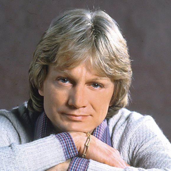 Claude François a laissé derrière lui deux enfants

En France, Claude François posant en studio. Jean Lenoir via Bestimage
