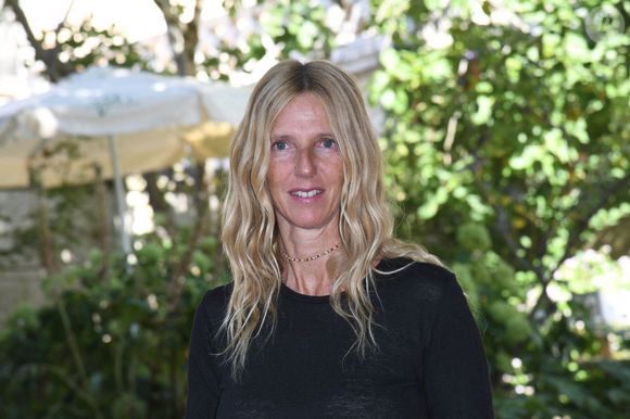 Sandrine Kiberlain au photocall du film "Une jeune fille qui va bien" lors du 14ème Festival du Film Francophone d'Angoulême. Le 29 août 2021
© Coadic Guirec / Bestimage