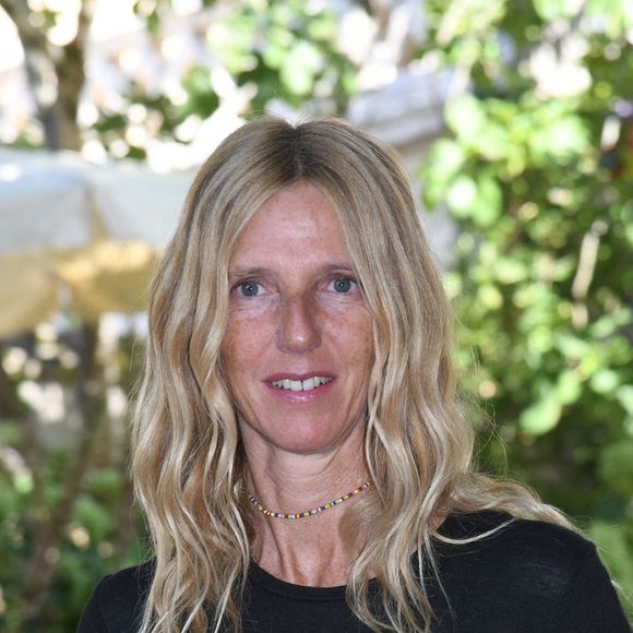 Sandrine Kiberlain au photocall du film "Une jeune fille qui va bien" lors du 14ème Festival du Film Francophone d'Angoulême. Le 29 août 2021
© Coadic Guirec / Bestimage