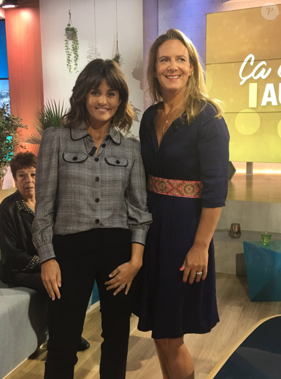 Elle intervient sur France 2 afin de livrer ses conseils sur le thème de l'amour.

Florence Escavarage, experte en relations amoureuses vue dans "Ca commence aujourd'hui"