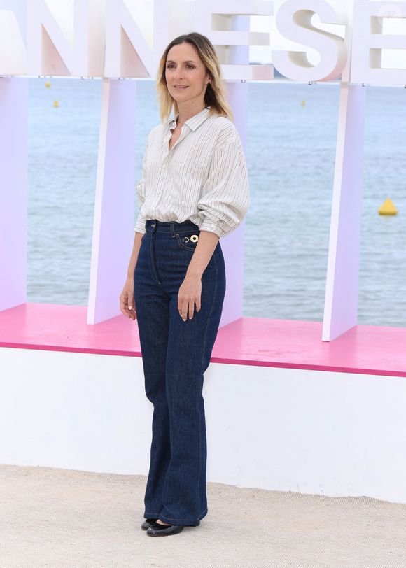 Camille Chamoux lors du photocall "Chamouxland : la reconstruction" sur la plage du Majestic lors de la 9ème édition de "CanneSeries" à Cannes le 26 Avril 2026.


© Denis Guignebourg / Bestimage