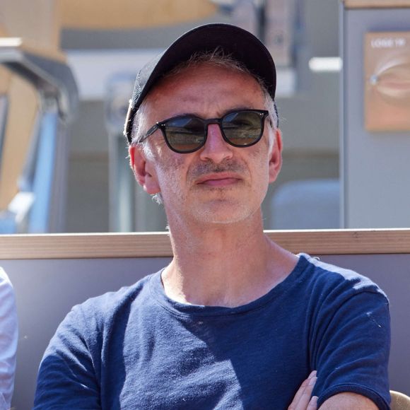 Vincent Delerm a rendu hommage à Jean-Jacques Goldman lors de son spectacle à La Cigale.
Vincent Delerm en tribunes lors des Internationaux de France de tennis de Roland Garros 2023 à Paris, France, le 1er juin 2023. © Jacovides-Moreau/Bestimage