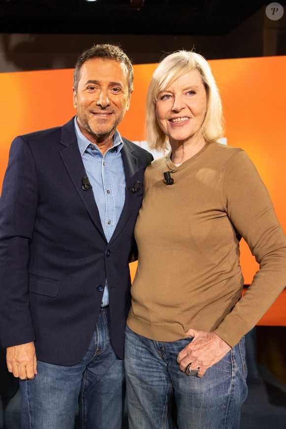 Bernard Montiel et Chantal Ladesou se retrouvent dans Animalement Vôtre

Exclusif - Bernard Montiel, Raphaël Mezrah, Oli. avec Chantal Ladesou et Eric Baratay invités, et Olivia la juriste sur plateau de l'émission "Animalement Vôtre" présentée par Bernard Montiel et diffusée le 8 février 2026 sur France 3, à Paris, France, le 12 janvier 2026. © Julien Sarkissian/Bestimage