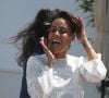 À la sortie de l'émission, elle a été filmée en plein FaceTime avec ses enfants.
Amel Bent arrive au photocall du film "Ma Frère" (Cannes Première) lors du 78ème Festival International du Film de Cannes, le 22 mai 2025.
© Lionel Urman / Bestimage