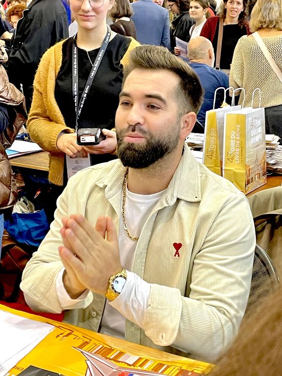 Kendji Girac - Les célébrités en dédicace à la 43ème Foire du Livre de Brive (7 - 9 novembre 2025), le 8 novembre 2025.
© Fabien Faure / Bestimage