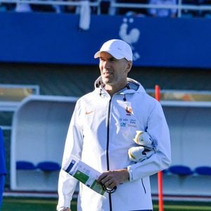 Zinédine Zidane - Entraînement de l'équipe de France en préparation de la Ligue des nations de l'UEFA 2026 au Centre national de Clairefontaine le 22 septembre 2026. © Baptiste Autissier/PSnewZ/Bestimage