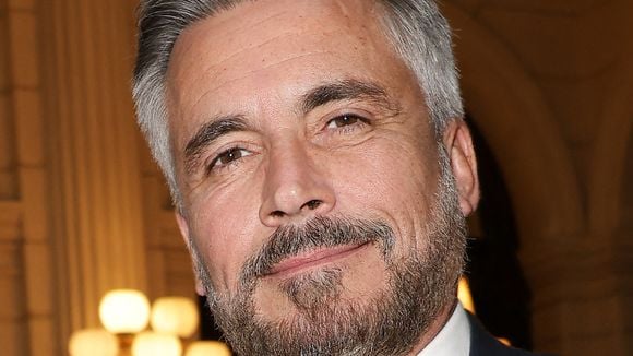 Olivier Minne s'exprime sur les salaires des animateurs : "Laurence Boccolini et moi ne sommes pas millionnaires"