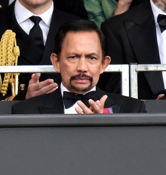 Le sultan de Brunei, Hassanal Bolkiah - Le sultan de Brunei et la famille royale d'Angleterre à la cérémonie du 200ème anniversaire de la création des unités des armées britanniques et indiennes recrutées au Népal, Les Gurkhas, à Londres. Le 9 juin 2015. AGENCE / BESTIMAGE