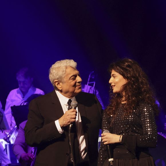 Enrico Macias, Noa - Concert d’Enrico Macias pour sa tournée La Fête Continue ! dans la salle de spectacle Le Dôme de Paris - Palais des Sports à Paris, France, le 15 mars 2025. © Jack Tribeca/Bestimage