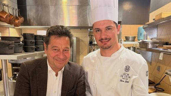 Laurent Gerra propriétaire de Léon de Lyon, un restaurant de renom : un de ses employés part relever un nouveau défi