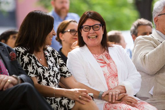 Anne Hidalgo, maire de paris, et France Brel, fille de Jacques Brel lors de l'inauguration l'allée Jacques Brel dans le 19e arrondissement de Paris près du canal de l'ourq, le 19 juillet 2019.  Photo Raphael Lafargue/Abaca